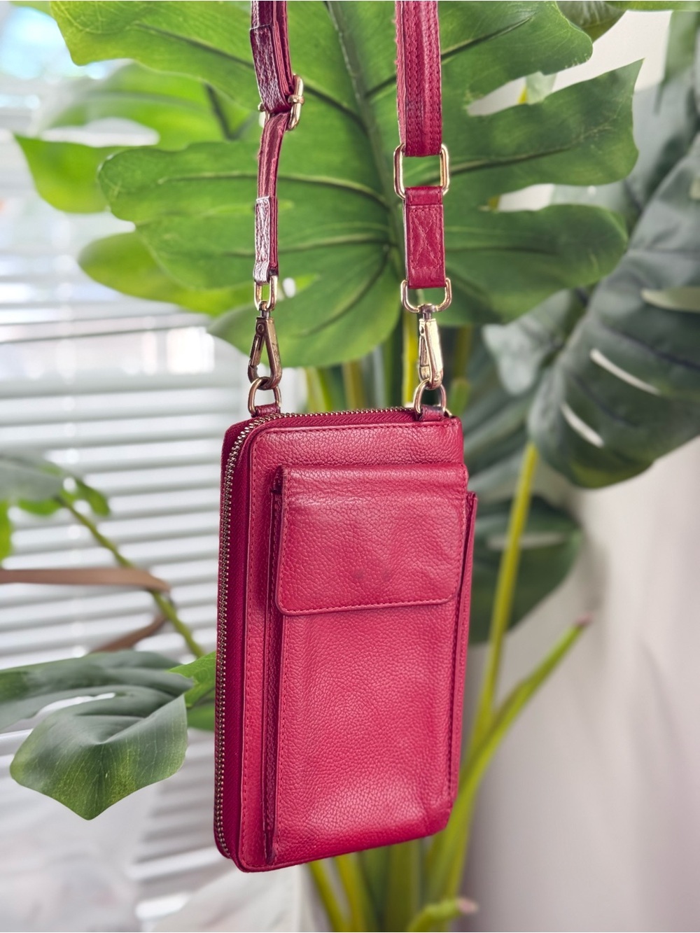 Convertible Crossbody Phone Bag in Raspberry Pink